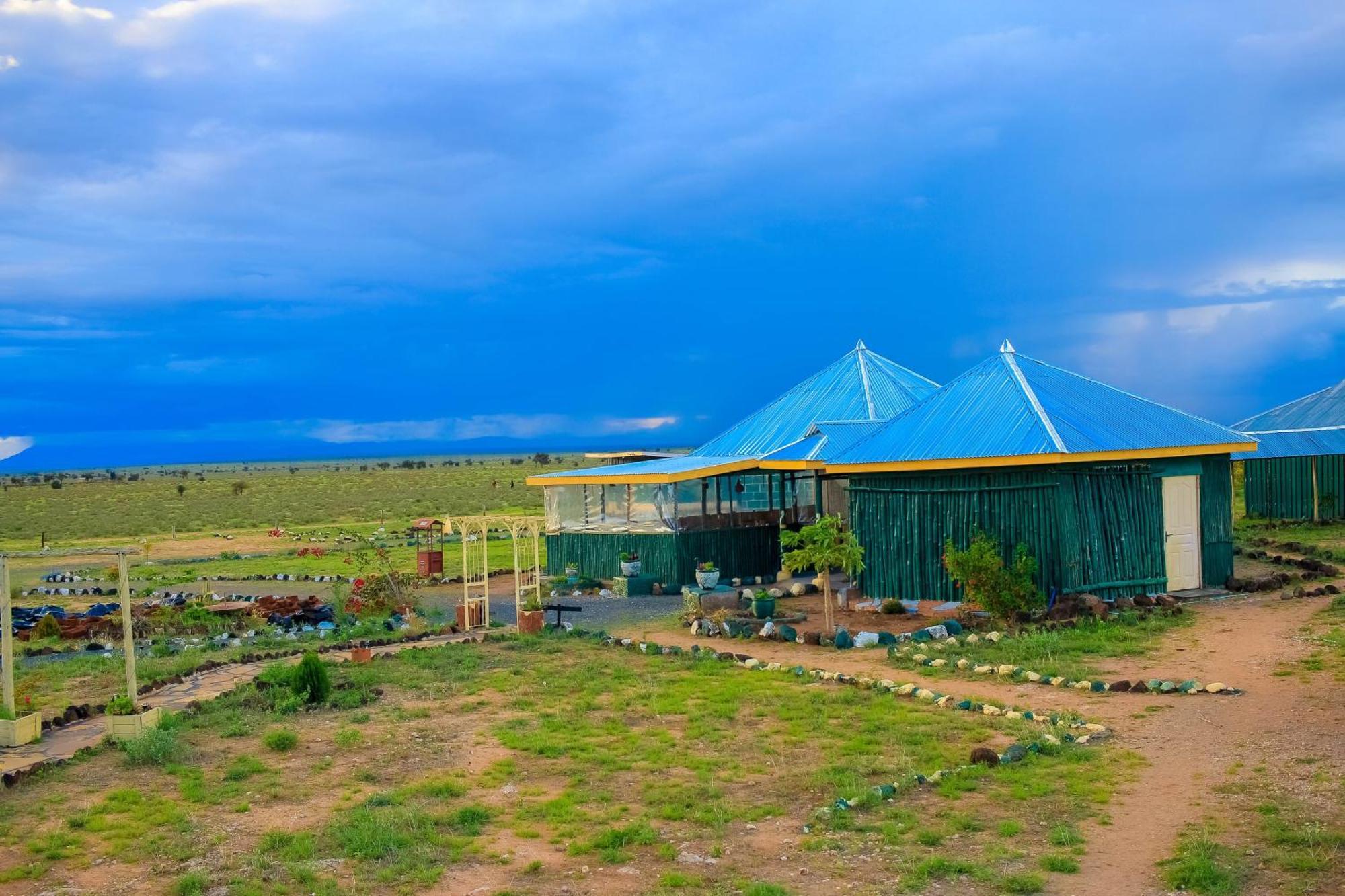 Amanya 2-Rooms Lioness Family Amboseli Exterior photo